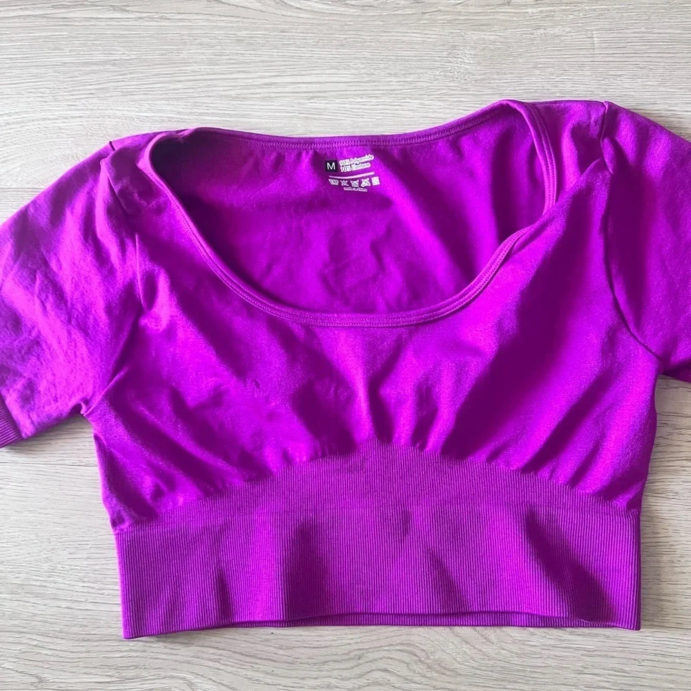 Vibrant Purple Activewear Crop Top Size Medium New - Picture 8 of 8